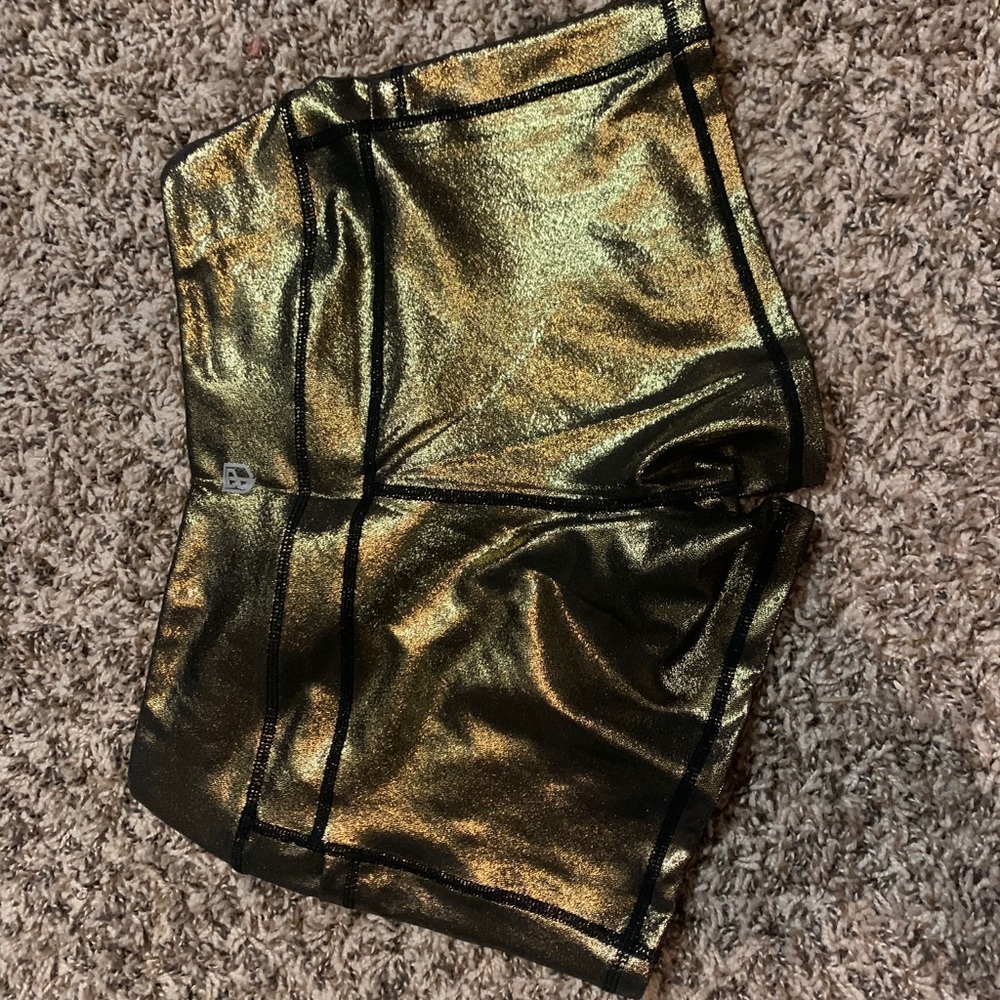 Small born primitive gold digger shorts